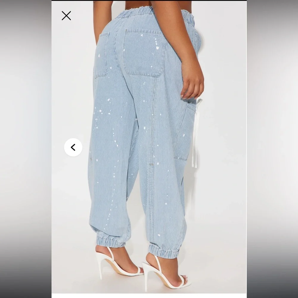 NWT Light Wash denim Joggers with paint splatter detail Size 16 - Picture 3 of 3